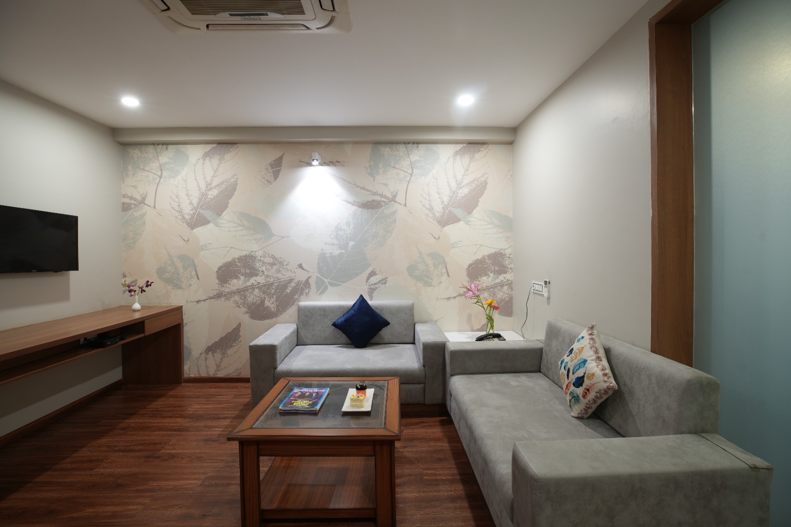 Studio Suite Layout 2